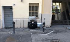 Televisori in strada. Da dieci giorni...