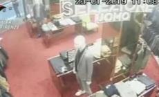 Furti in boutique in centro a Firenze, tre arresti