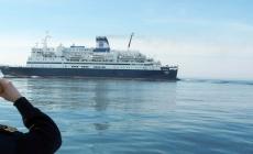 Guasto a un traghetto in Grecia, odissea per centinaia di turisti