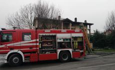 Incendio a Medesano, in fiamme la mansarda di una palazzina  
