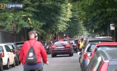Investito da una bici in via Cocconcelli, ancora grave il 46enne - Video
