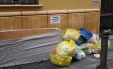 'Domenica mattina coi rifiuti in borgo Gazzola...."