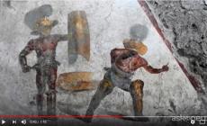 Pompei, scoperto un affresco stupendo con il combattimento di due Gladiatori