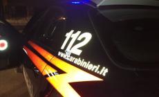 Ha un incidente mentre è alla guida di un'auto rubata, morto 