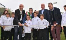 Taglio di nastro al campo sportivo di Via Jacobs - i piccoli calciatori della  Montebello hanno il loro campo verde - Foto 