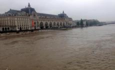 Il Louvre chiude per salvare le opere dall'acqua