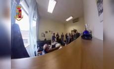 Arrestati due moldavi che erano evasi dai domiciliari - Il Video dell'inseguimento sui tetti
