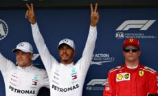 Lewis Hamilton benedice l'acqua