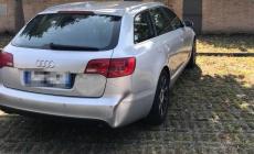 Urta un'auto e se ne va: 300 euro di multa per una trentenne
