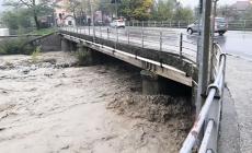 Maltempo, è allerta arancione in Appennino. Taro oltre soglia 3 a Ostia Parmense. Chiuso il ponte sul Gotra a Albareto - Video