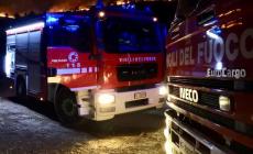 Tir va a fuoco ed esplode in A1 nel tratto bolognese, due vigili del fuoco feriti