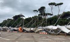 Tromba d'aria a Santa Marinella: impressionante fila di imbarcazioni cappottate - Video 