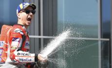 Lorenzo vince il Gp d'Austria. Dovizioso terzo