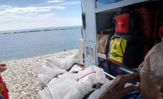 "Vorrei vedere il mare per l'ultima volta": l'ambulanza si ferma vicino alla spiaggia