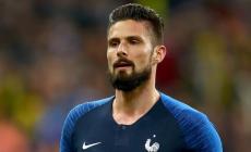 Chelsea, Giroud resta in Premier League