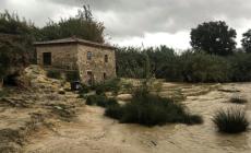 Un'ondata di piena travolge le cascate termali di Saturnia
