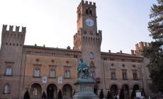 Cartelli distrutti, la polizia locale trova il responsabile
