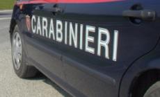 Accoltellato e preso a martellate nel Milanese fuori da una discoteca, è grave