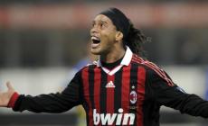 Ronaldinho annuncia il ritiro