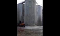 Il silos tracima: "piove" Prosecco 