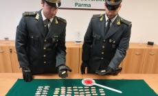 Un chilo di droga nello stomaco: arrestato 'ovulatore'