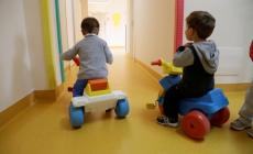 Piacenza, arrestate tre insegnanti (una è una suora) per maltrattamenti sui bimbi