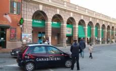 Entra in un'azienda per scassinare la macchina delle bevande: denunciato