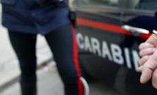 Rubano un auto con un  bimbo a bordo e si schiantano, arrestati