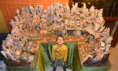 Andrea presenta il suo presepe