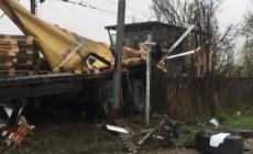 Tir travolto al passaggio a livello: grave camionista. Riattivata la linea Fidenza-Cremona