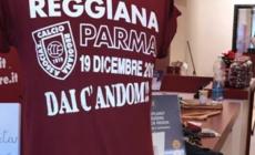 Il derby...indossa la maglietta granata 
