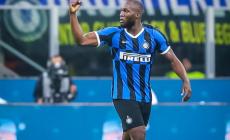 Poker al Genoa, l'Inter riprende la Juve in testa alla classifica