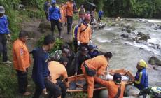 Bus in un  burrone a Sumatra,almeno 25 morti