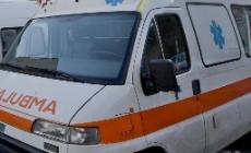 Parma, si schianta con l'auto contro una cabina elettrica: finisce al pronto soccorso 