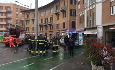 Vigili del fuoco in piazzale Santa Croce: intervento in casa