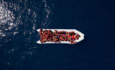 Naufragio di migranti nell'Egeo: 18 morti, 21 tratti in salvo 