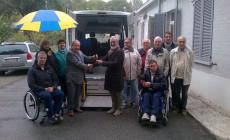 Un pulmino per il trasporto scolastico di studenti disabili