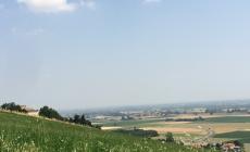 La cappa di caldo sulla citt&agrave; vista da Torrechiara