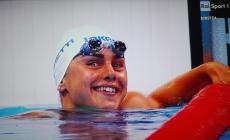 (Dopo l'oro di ieri) Giulia Ghiretti di bronzo con la staffetta 4x50 sl mista ai mondiali