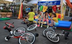 Tra spettacoli e parata: il "circo parmigiano" colora il centro