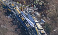 Scontro fra treni: 9 morti, oltre 100 feriti 