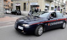 Insegue gli scippatori in motorino