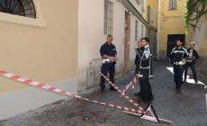 Donna in fin di vita: sospetti sull'uomo che ha chiamato i soccorsi