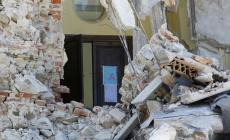Amatrice: nuovi crolli nella scuola, 10 dispersi.Si scava ancora