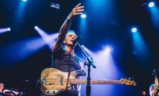 Onorare i morti e ritornare alla vita: riaperto il Bataclan. Con Sting