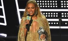 Trionfo Beyonce' a MTV, &egrave; suo il video dell'anno Foto 