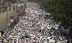 In processione contro fine Islam come religione Stato 