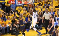 Cavs in ginocchio, volano i Warriors