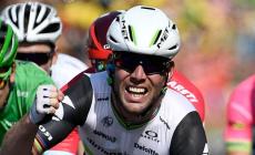 Cavendish fa tris, Merckx è vicino