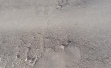 Via Mantova, asfalto in condizioni pietose
